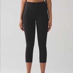 Lululemon cropped 21” leggings.
